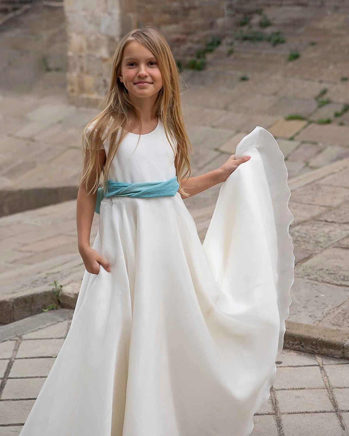 VESTIDO CAPA CON FAJIN AZUL