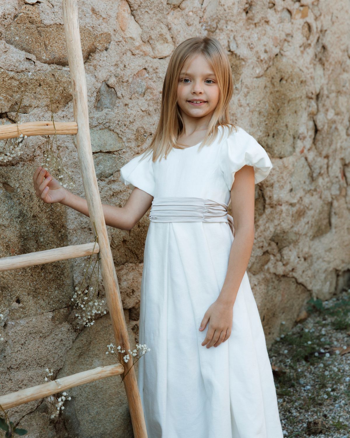 VESTIDO DE PLIEGUES EN LINO CON MANGA ABULLONADA